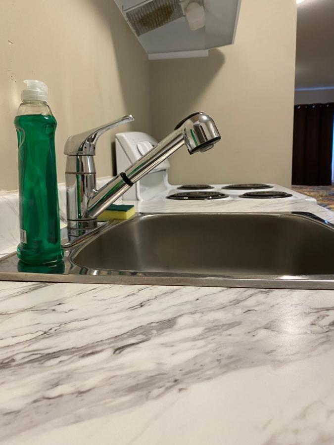 Imperial Motel 100 Mile House 외부 사진